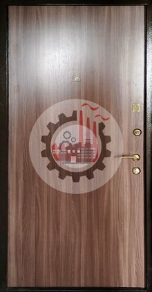 металлическая дверь с отделкой ламинатом