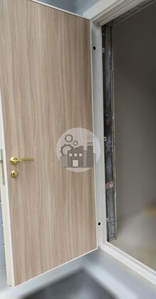 стальная дверь в квартиру с отделкой ламинатом