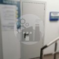 дверь ДВНТР-36 с окрасом нитроэмаль, фото реальной установки на объекте